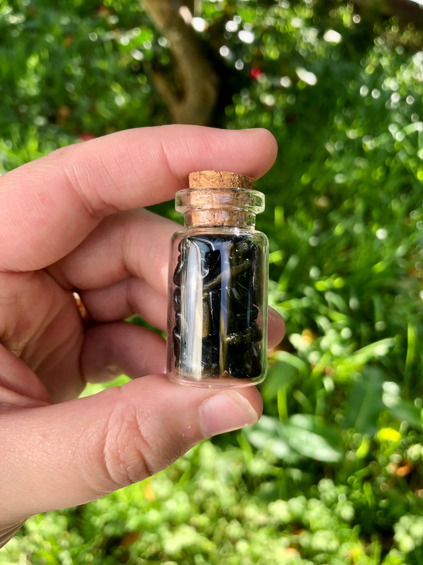 Goldsheen Obsidian Chip Bottle - Medium