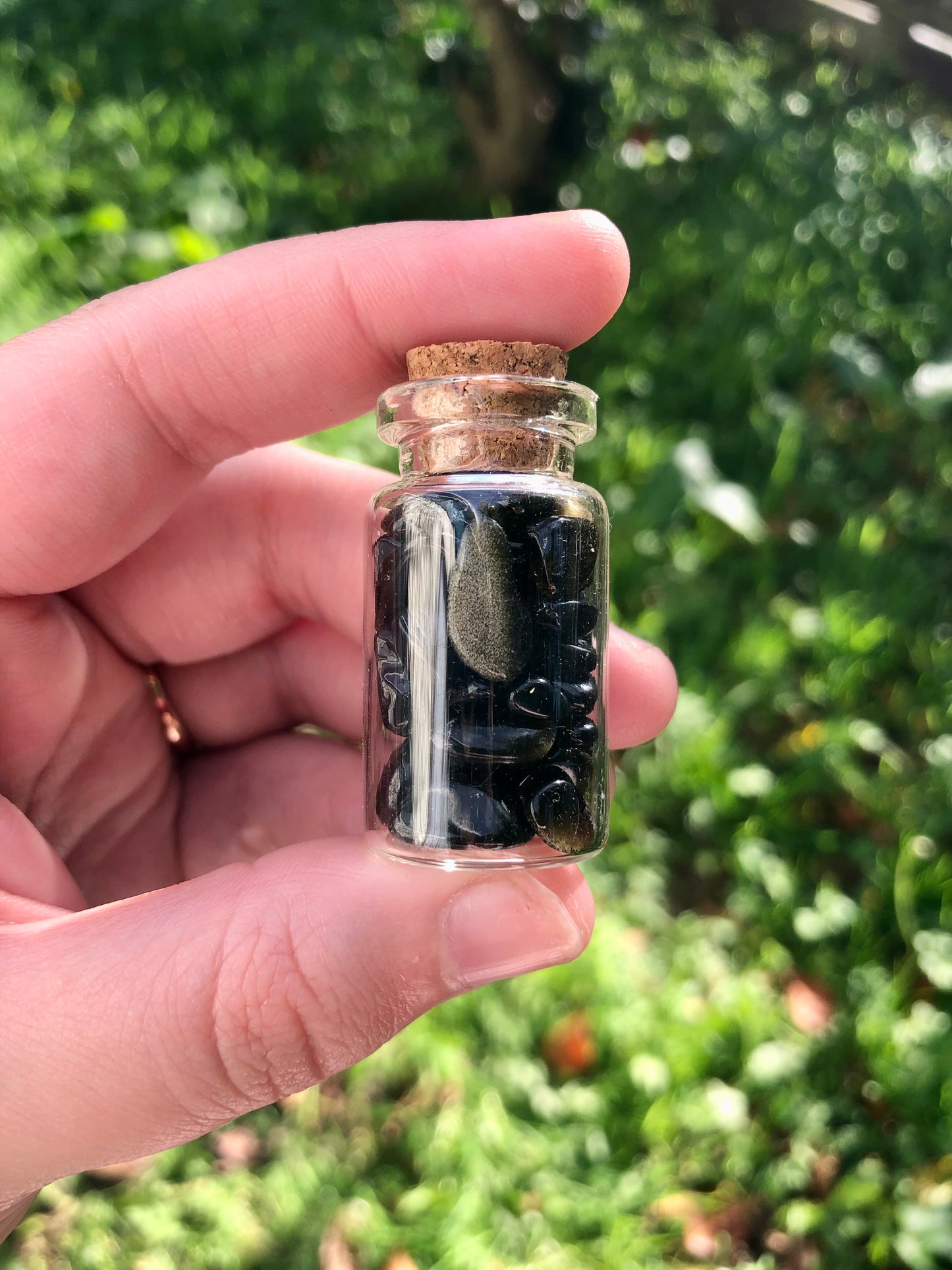 Goldsheen Obsidian Chip Bottle - Medium